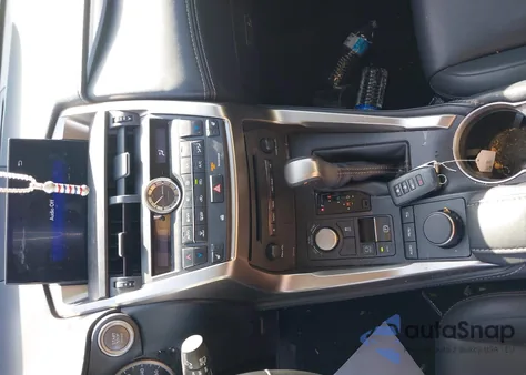 2016 Lexus Nx 200T z USA, uszkodzony, nr VIN JTJBARBZ8G2073991